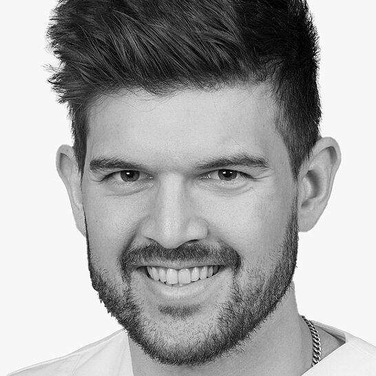 [Translate to Deutsch:] Portraitbild des Referenten in schwarz-weiß, PD Dr. med. dent. Jean-Claude Imber