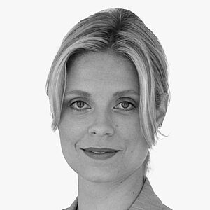 [Translate to Deutsch:] Portraitbild des Referenten in schwarz-weiß, Dr. Jaana-Sophia Kern