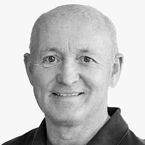 [Translate to Deutsch:] Portraitbild des Referenten in schwarz-weiß, Dr. med. dent. Wolfram Arndt