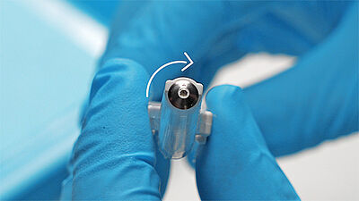 Die Bone Scraper Klinge: nach rechts drehbare Klinge für mehrfach scharfe Schneide.