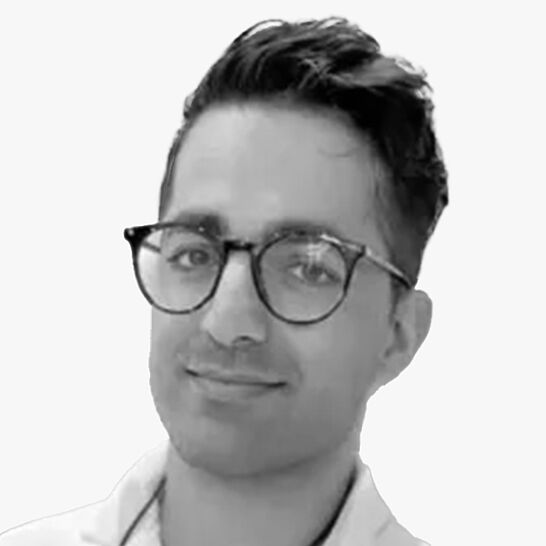 [Translate to Deutsch:] Portraitbild des Referenten in schwarz-weiß, Zobair Lais Ghafoor